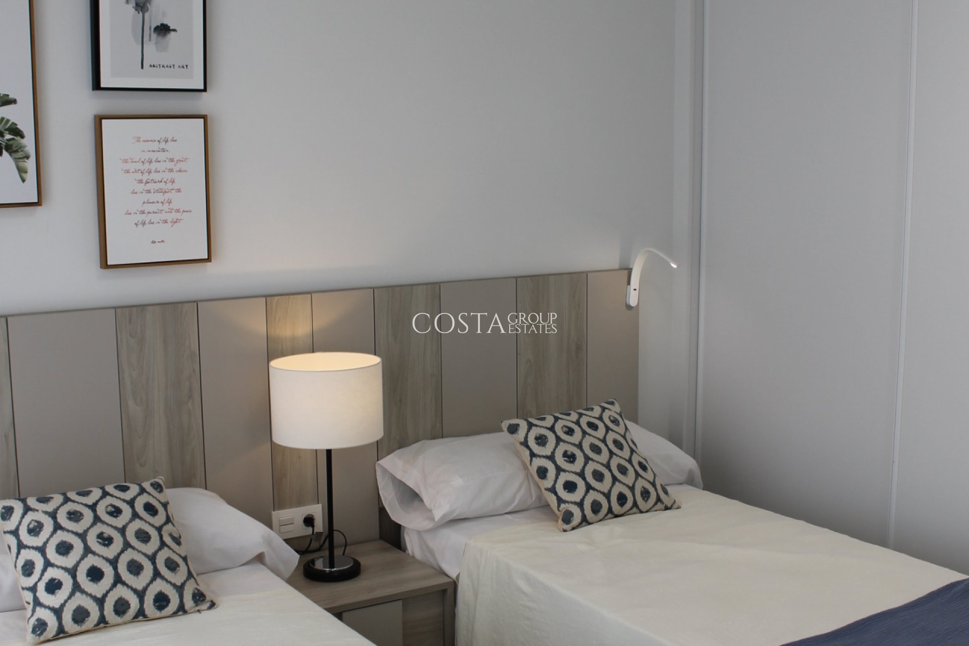Nowy budynek - Willa -
Roldán