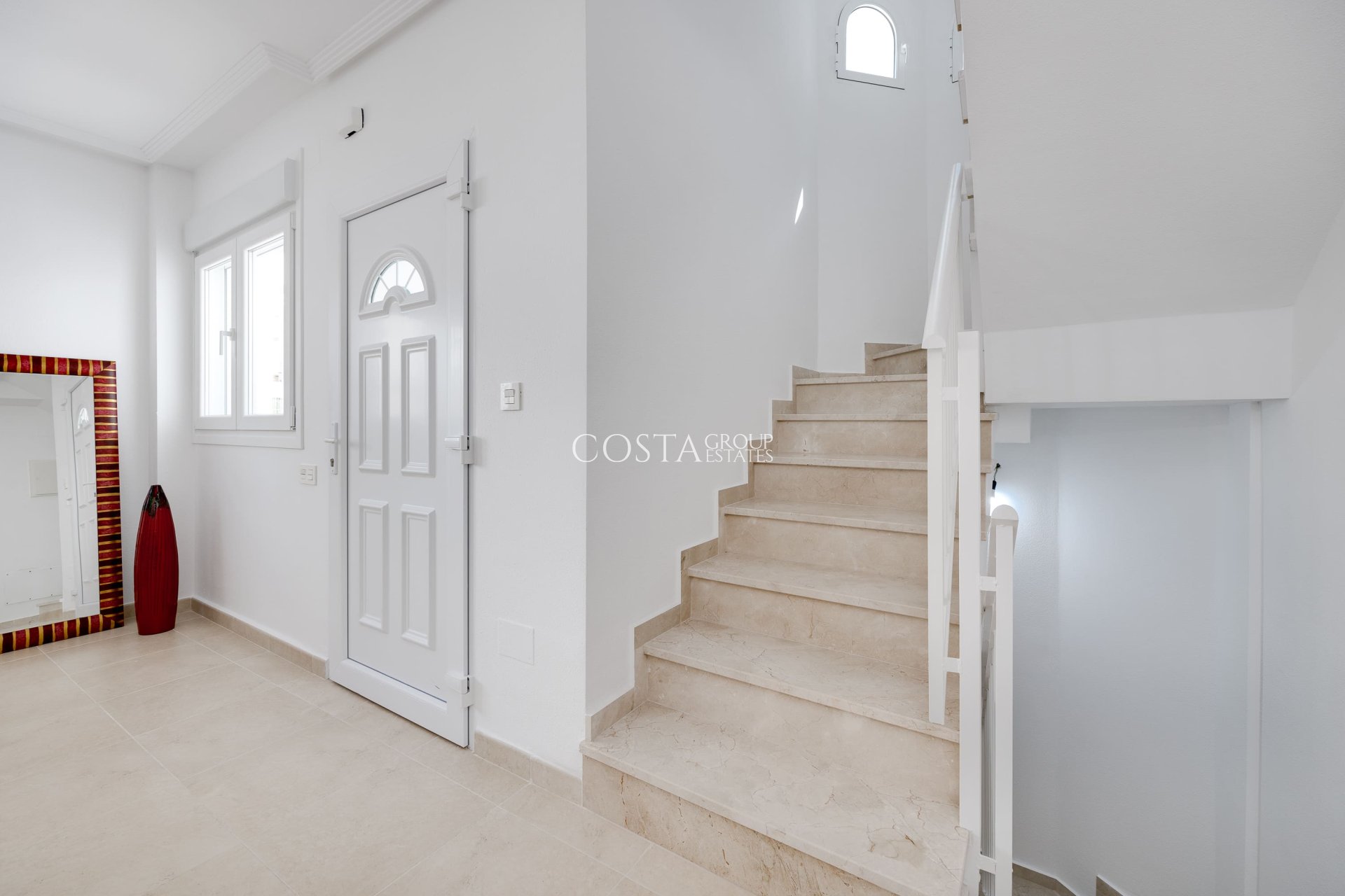 Nowy budynek - Willa -
San Fulgencio