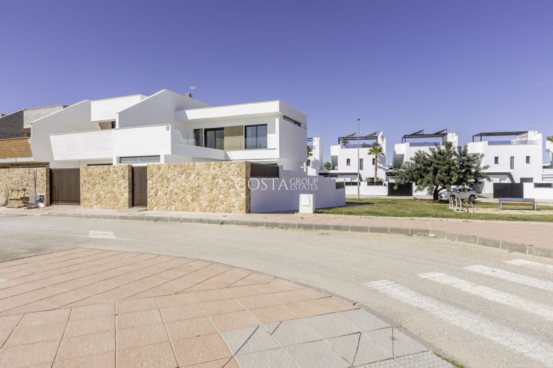 Nowy budynek - Willa -
San Javier