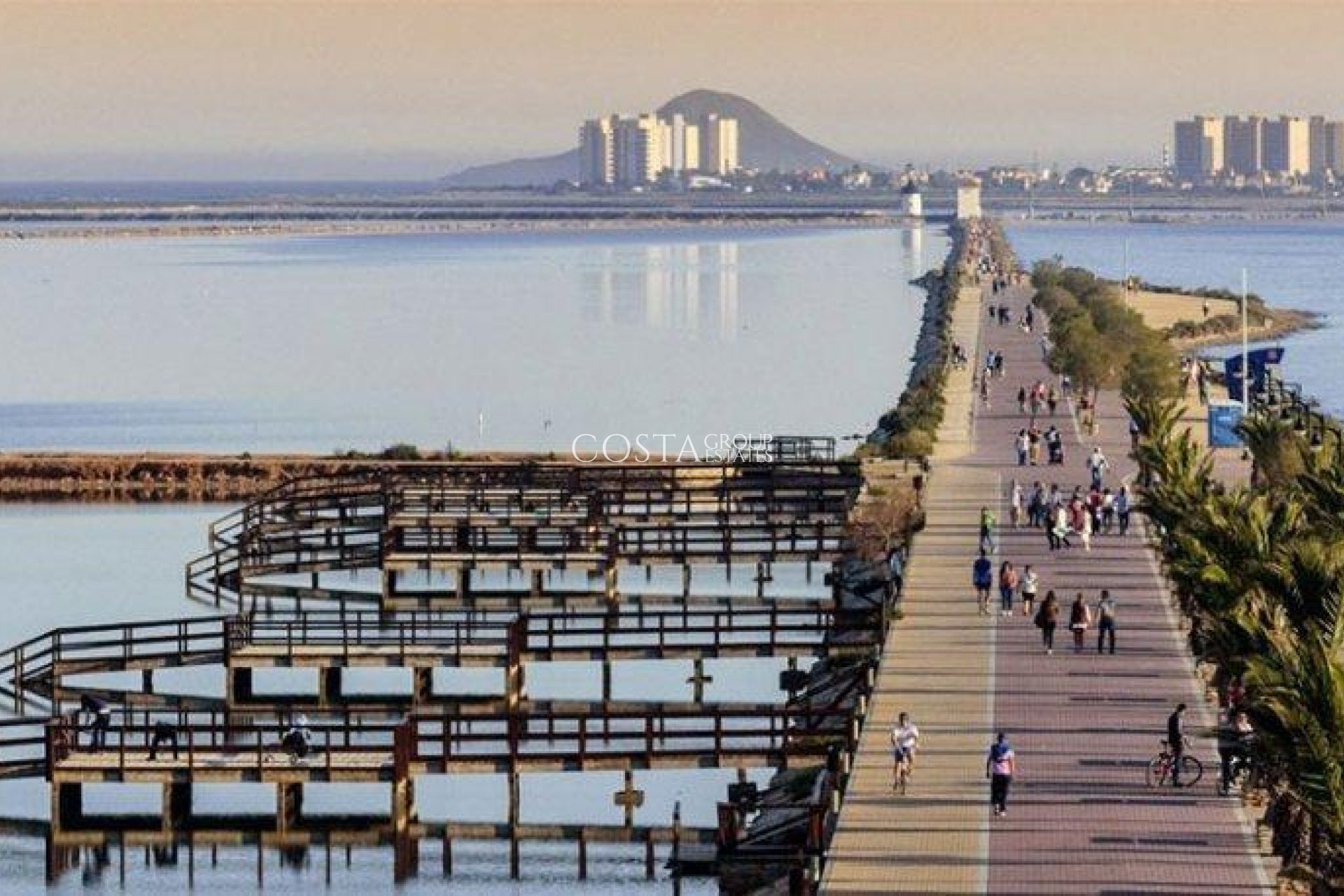Nowy budynek - Willa -
San Pedro del Pinatar - Centro