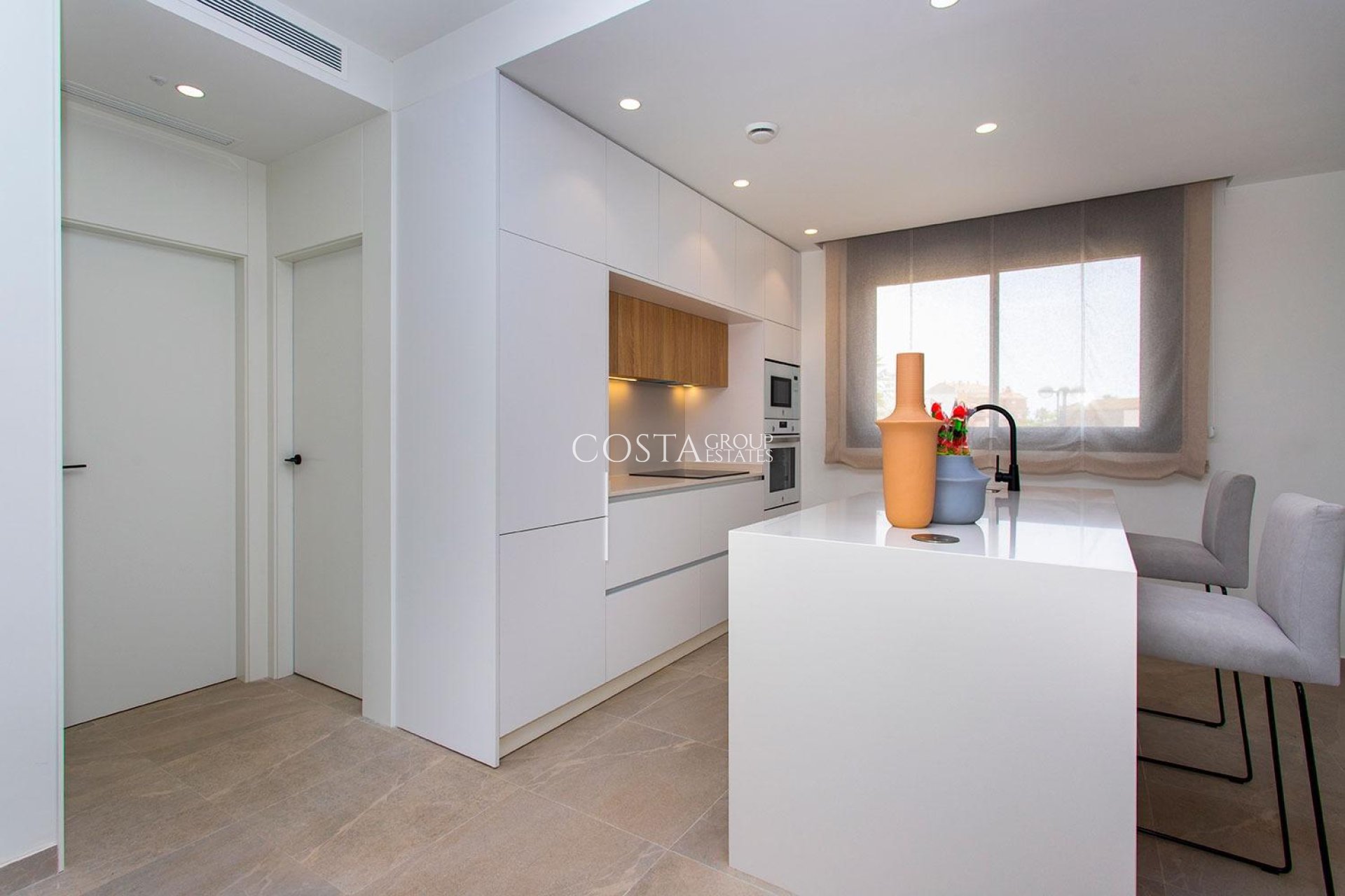 Nowy budynek - Willa -
Sucina