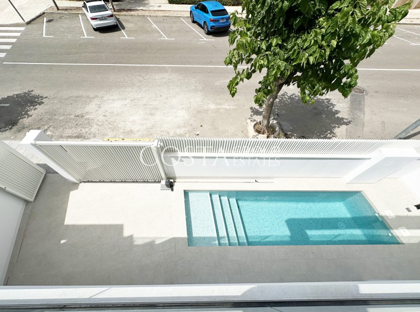 Nowy budynek - Willa -
Torre de la Horadada