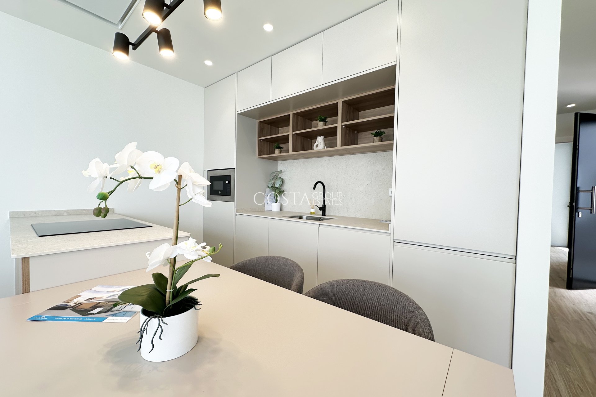 Nowy budynek - Willa -
Torre de la Horadada