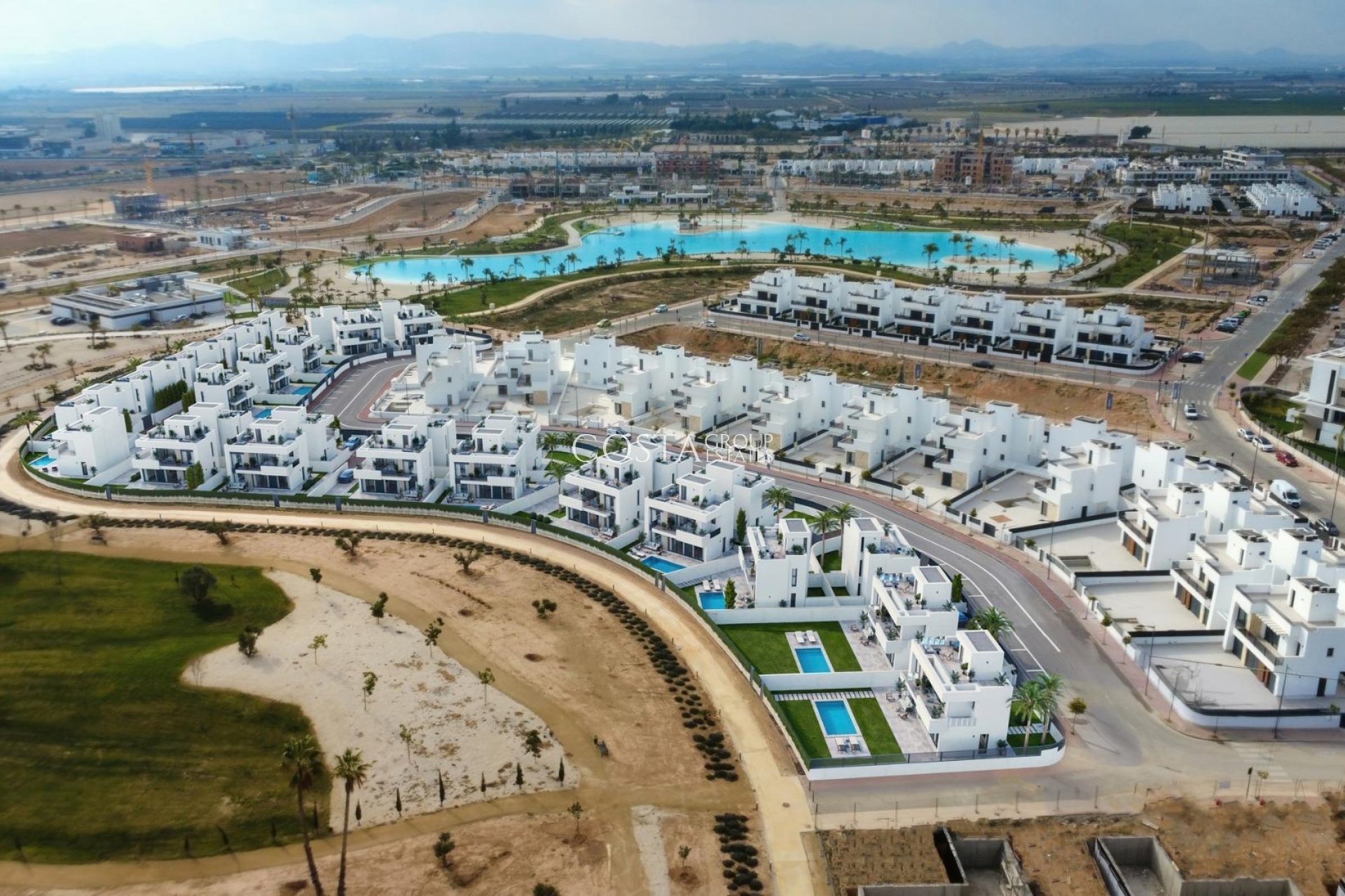 Nowy budynek - Willa -
Torre Pacheco - Santa Rosalia Lake And Life Resort