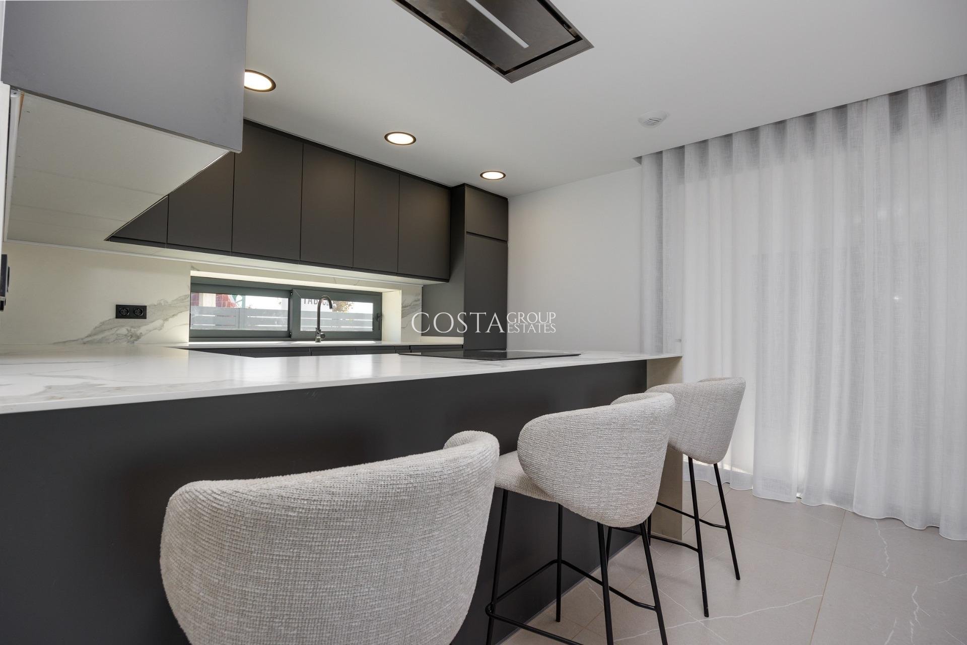 Nowy budynek - Willa -
Torrevieja - Sector 25