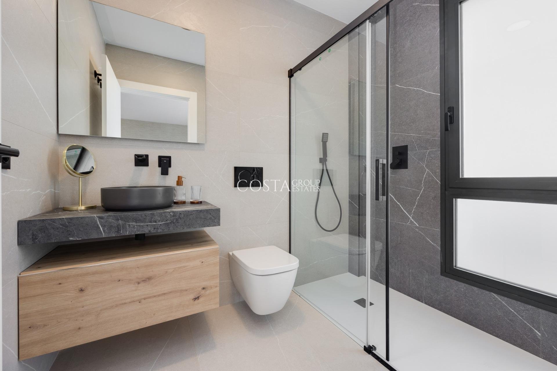 Nowy budynek - Willa -
Torrevieja - Sector 25