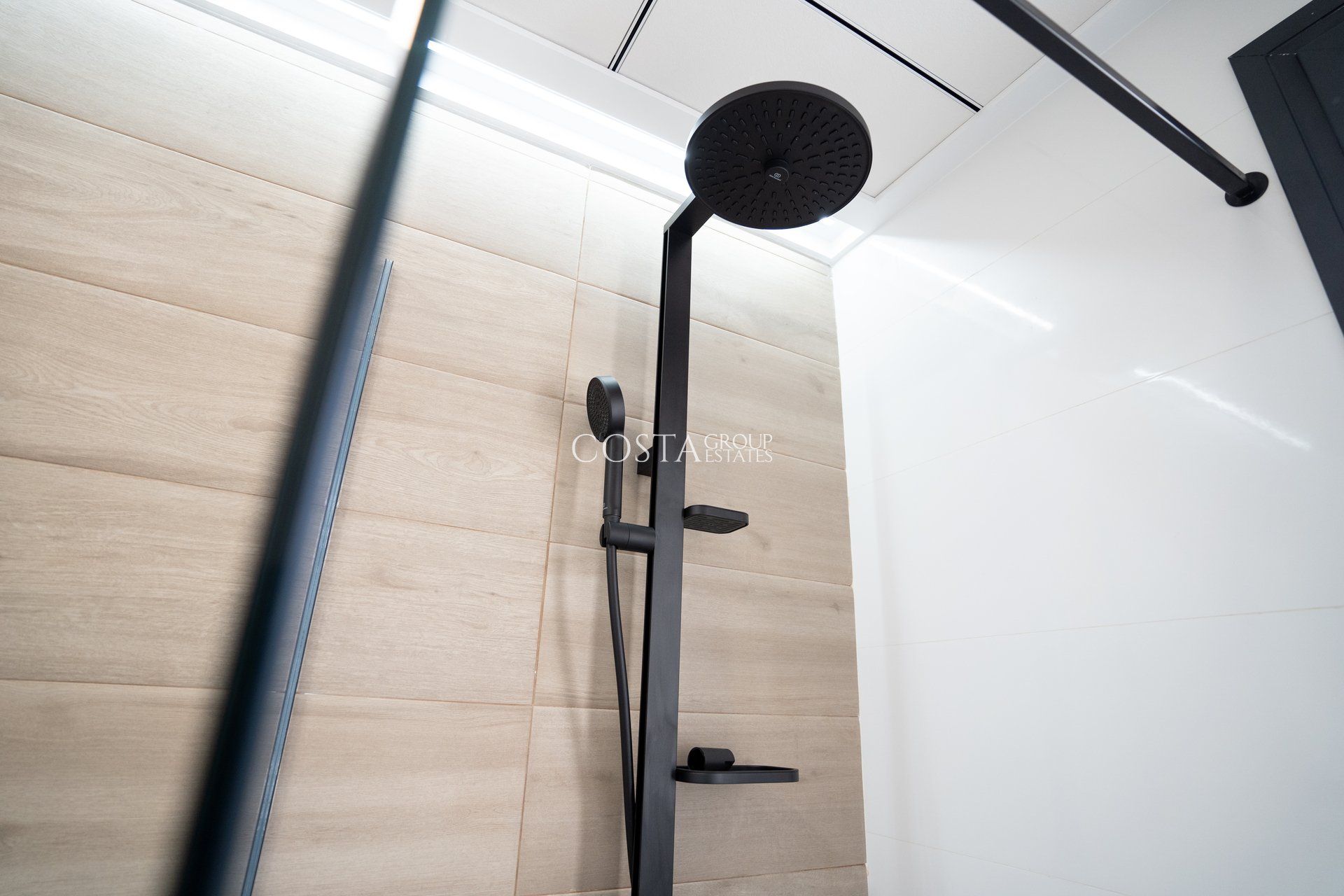 Nowy budynek - Willa -
Torrevieja