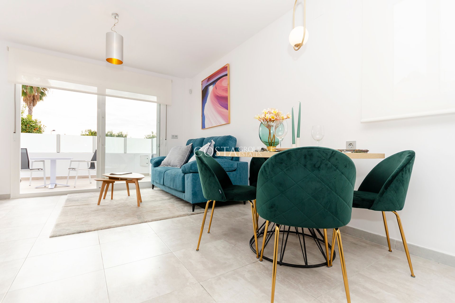 Nowy budynek - Willa -
Torrevieja