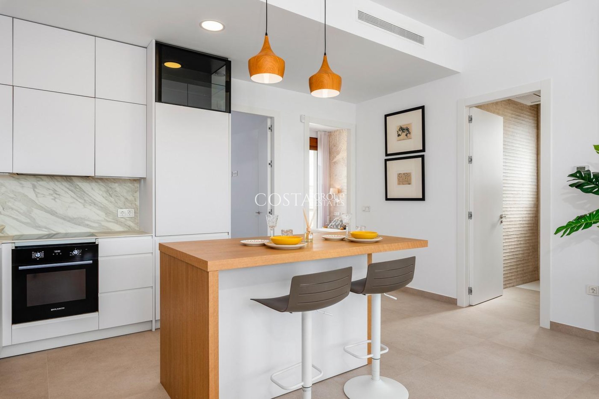 Nowy budynek - Willa -
Vera - Vera Playa