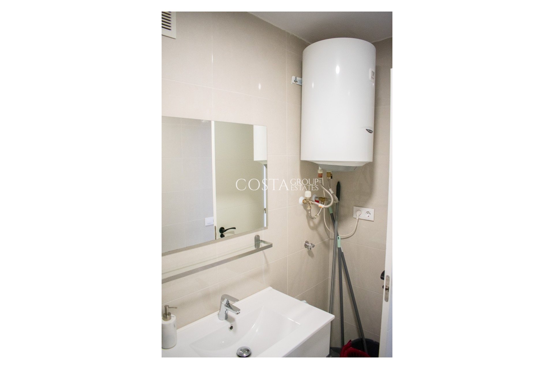 Odsprzedaż - Apartament -
Orihuela Costa - Punta Prima