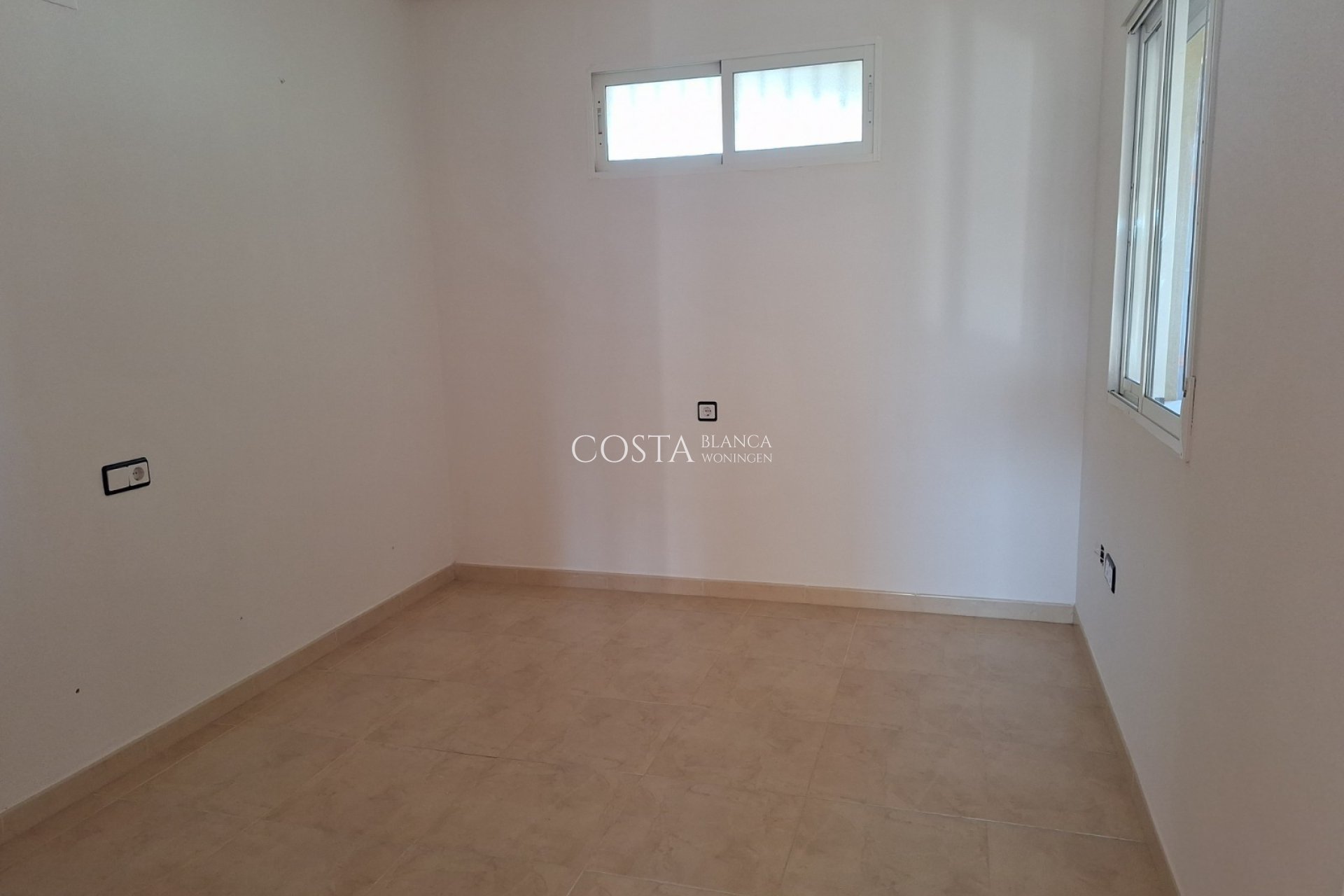 Odsprzedaż - Apartament -
Orihuela Costa - Villamartín