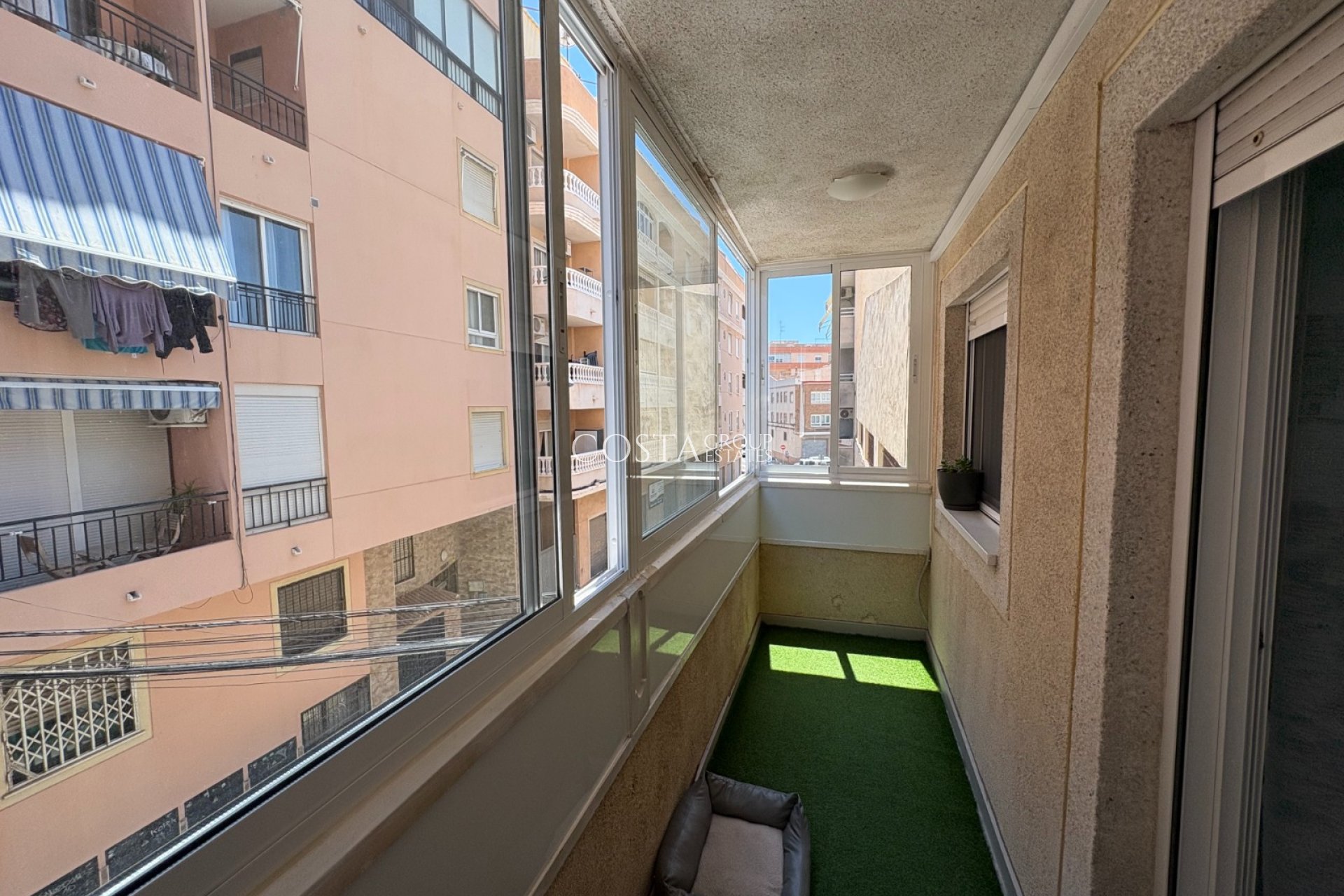 Odsprzedaż - Apartament -
Torrevieja - Centro