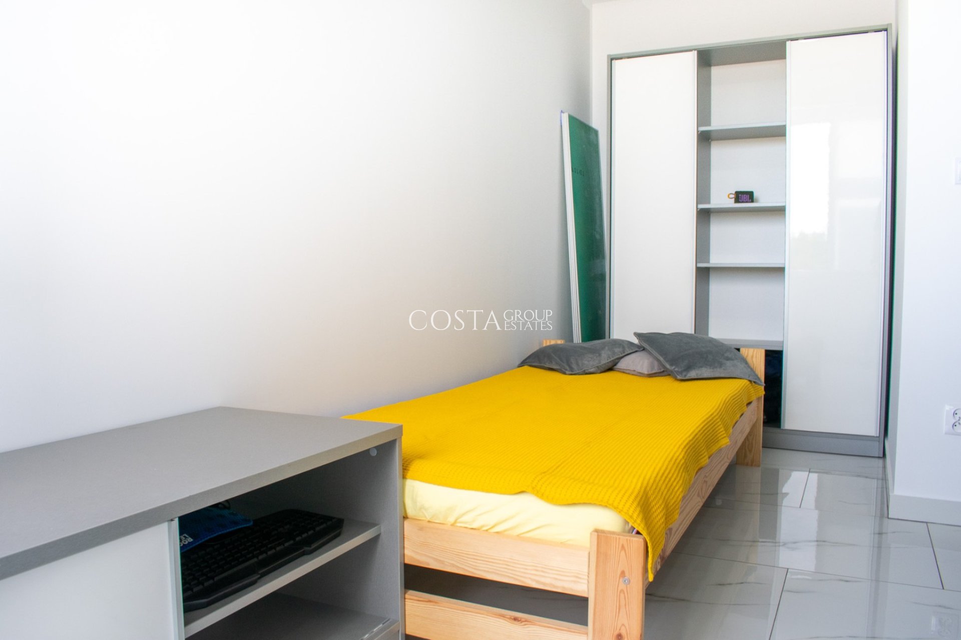 Odsprzedaż - Apartament -
Torrevieja - Los Frutales