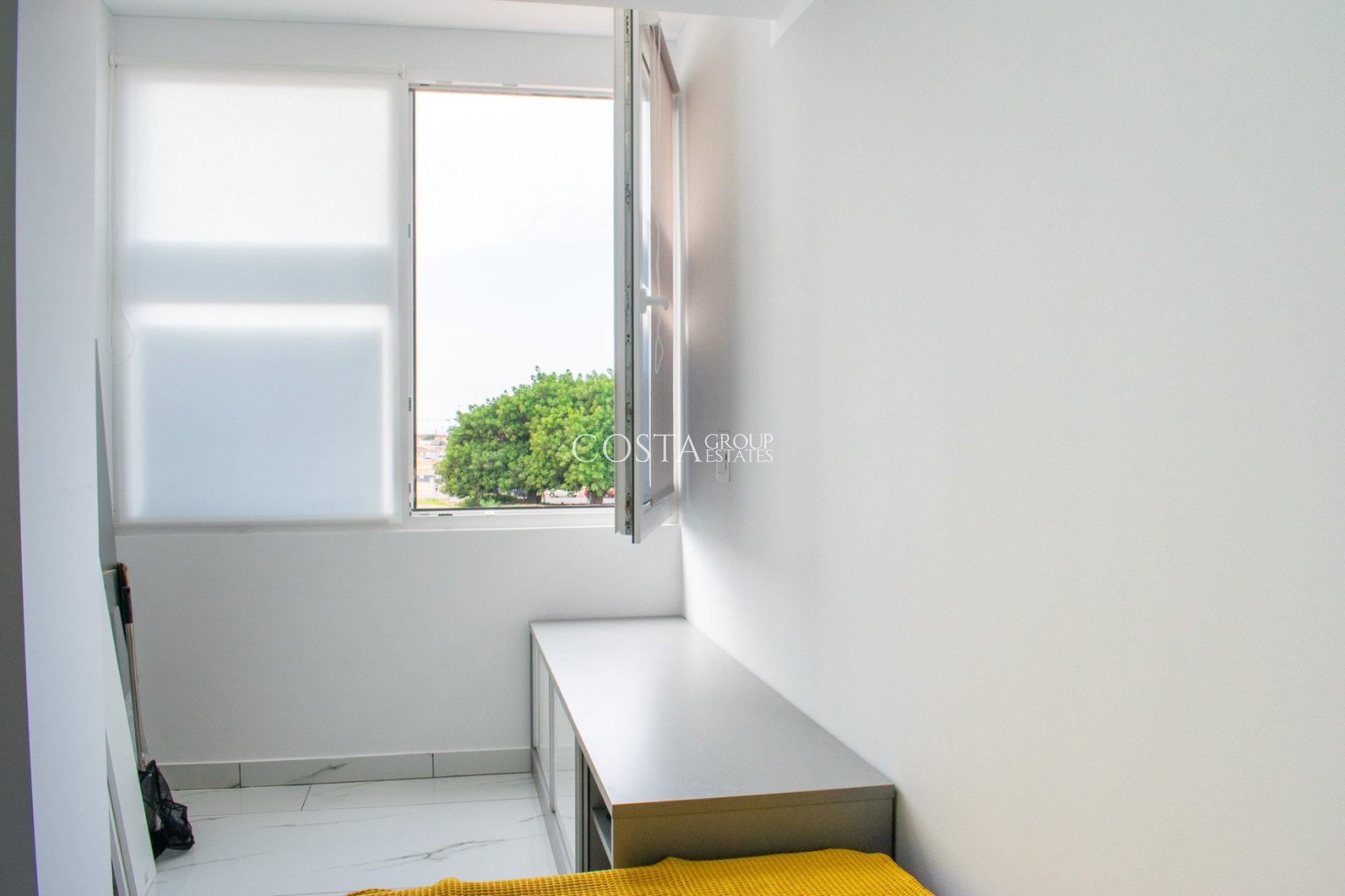 Odsprzedaż - Apartament -
Torrevieja - Los Frutales