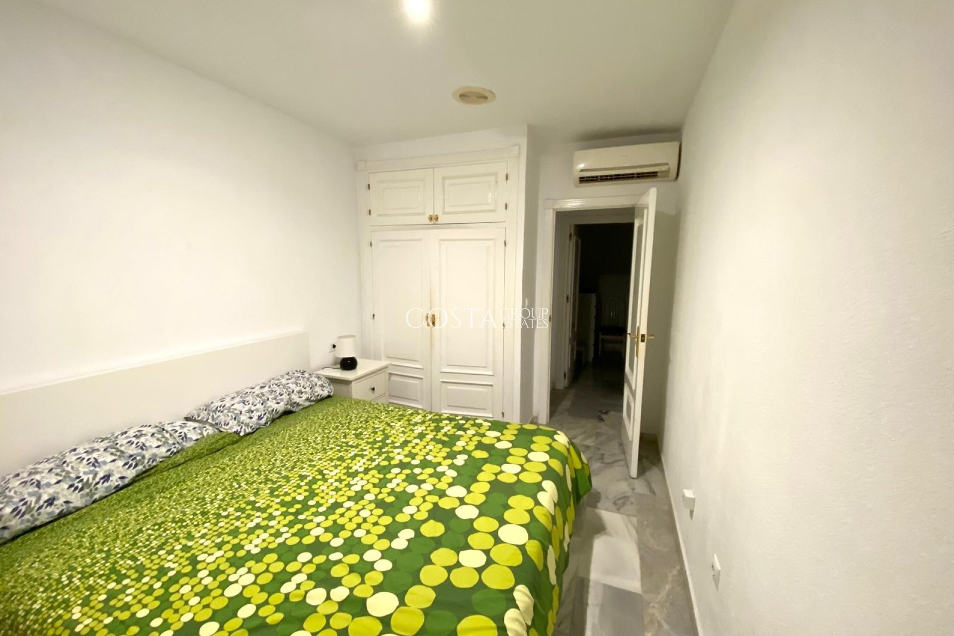 Odsprzedaż - Apartament -
Torrevieja - Playa Los Locos