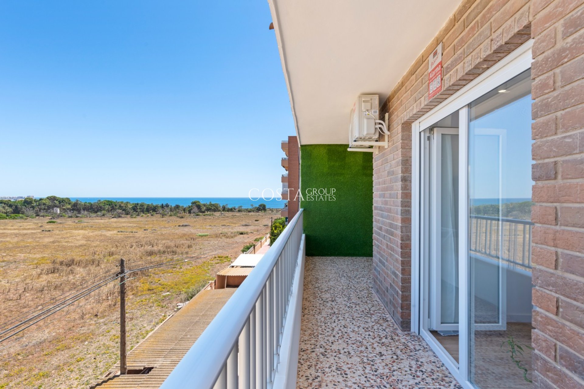 Odsprzedaż - Apartament -
Torrevieja - Punta Prima
