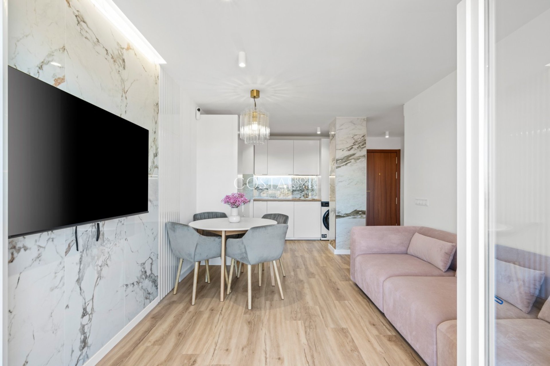 Odsprzedaż - Apartament -
Torrevieja - Punta Prima