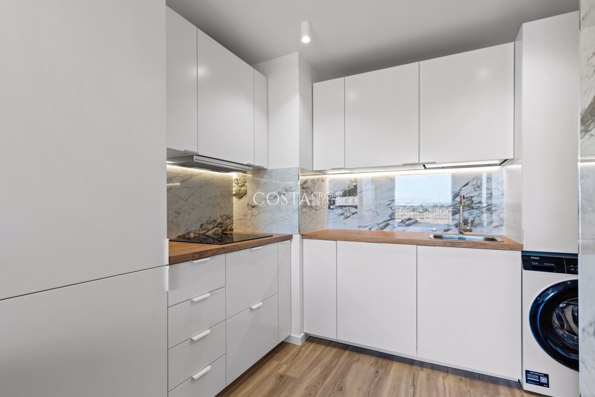Odsprzedaż - Apartament -
Torrevieja - Punta Prima