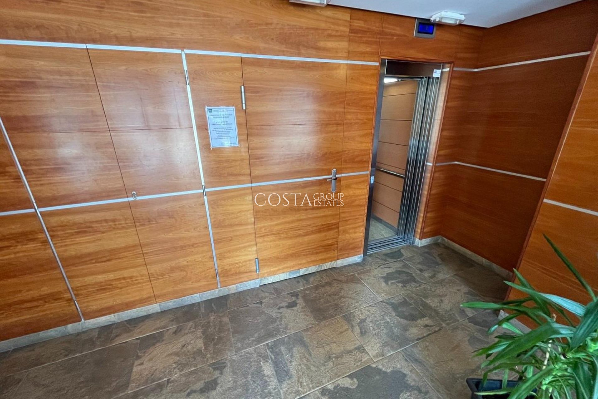 Odsprzedaż - Apartments -
Alicante - Alicante Centro