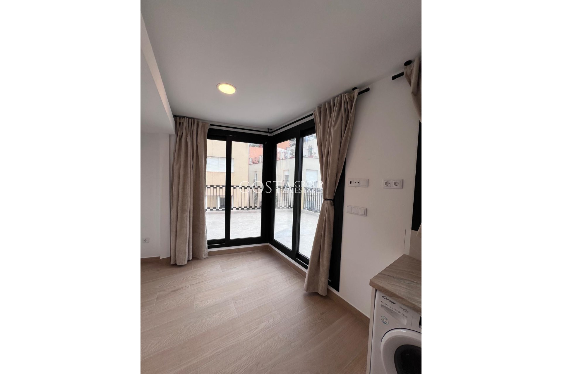 Odsprzedaż - Apartments -
Alicante - Alicante Centro
