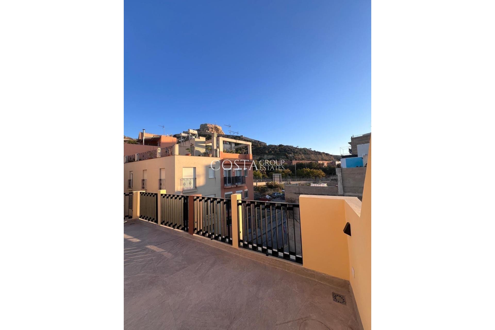 Odsprzedaż - Apartments -
Alicante - Alicante Centro