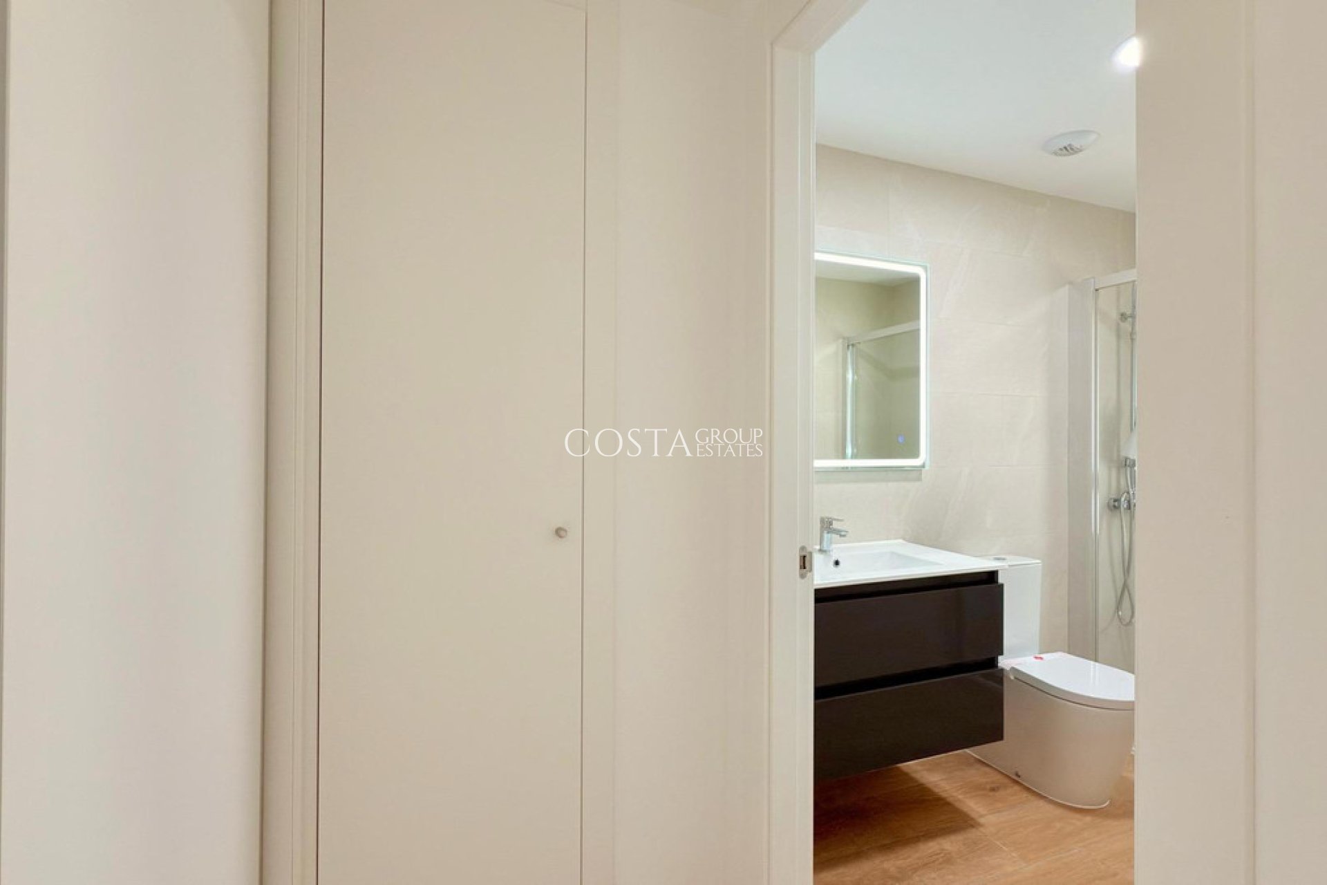 Odsprzedaż - Apartments -
Alicante - Alicante Centro