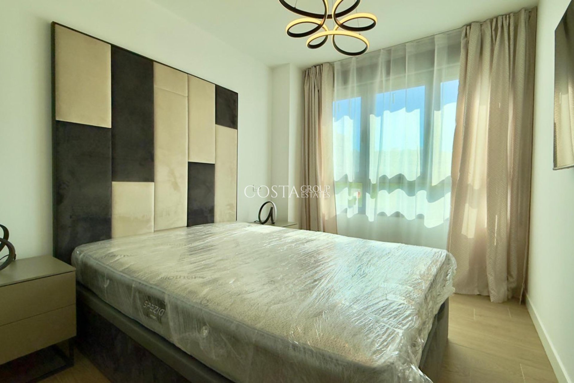 Odsprzedaż - Apartments -
Alicante - Alicante Centro