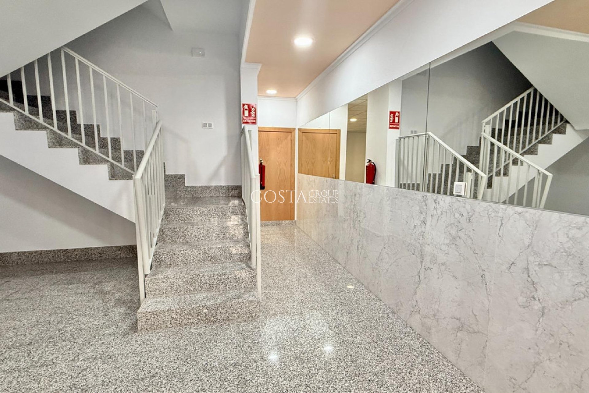 Odsprzedaż - Apartments -
Alicante - Alicante Centro