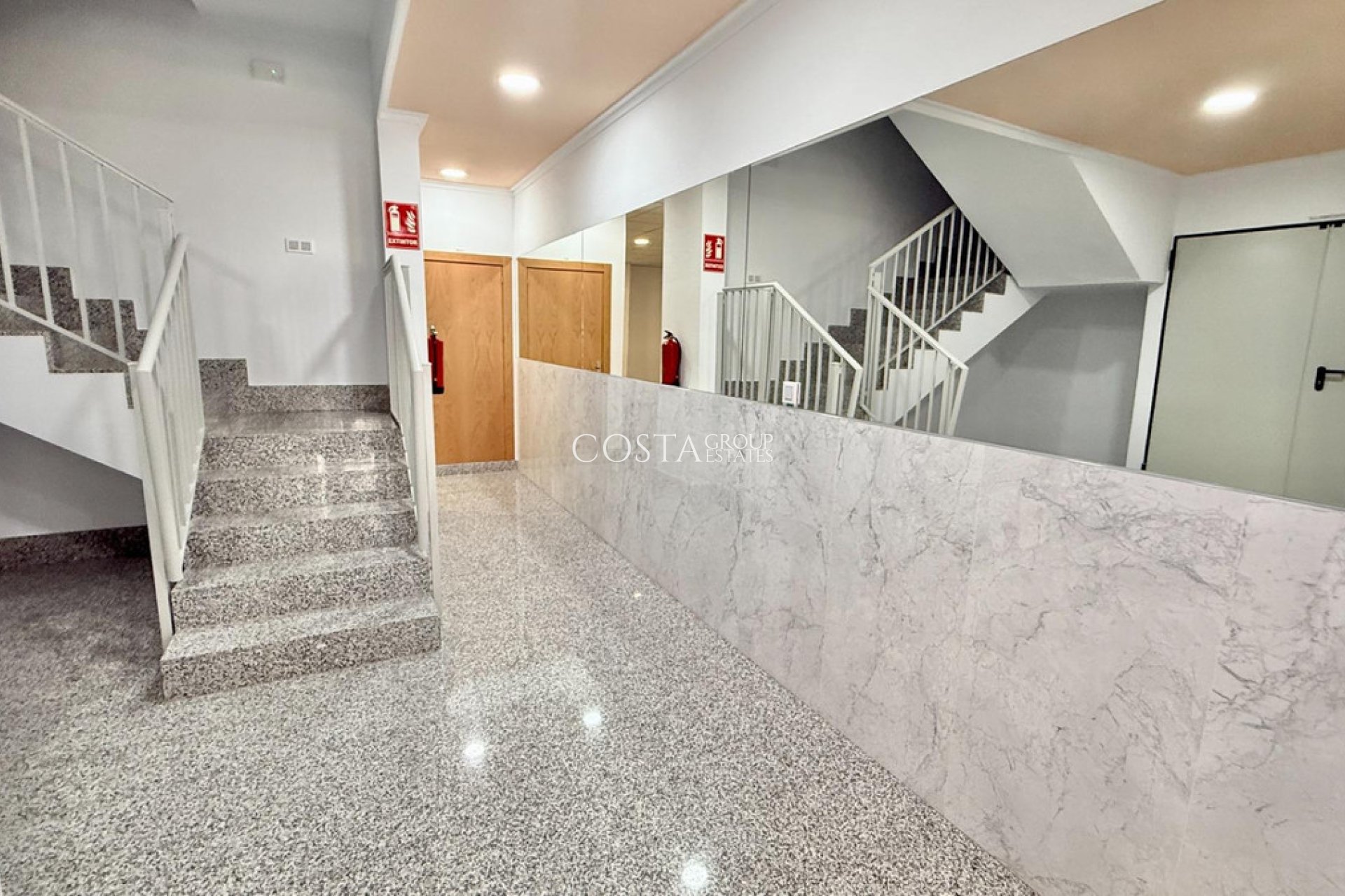 Odsprzedaż - Apartments -
Alicante - Alicante Centro