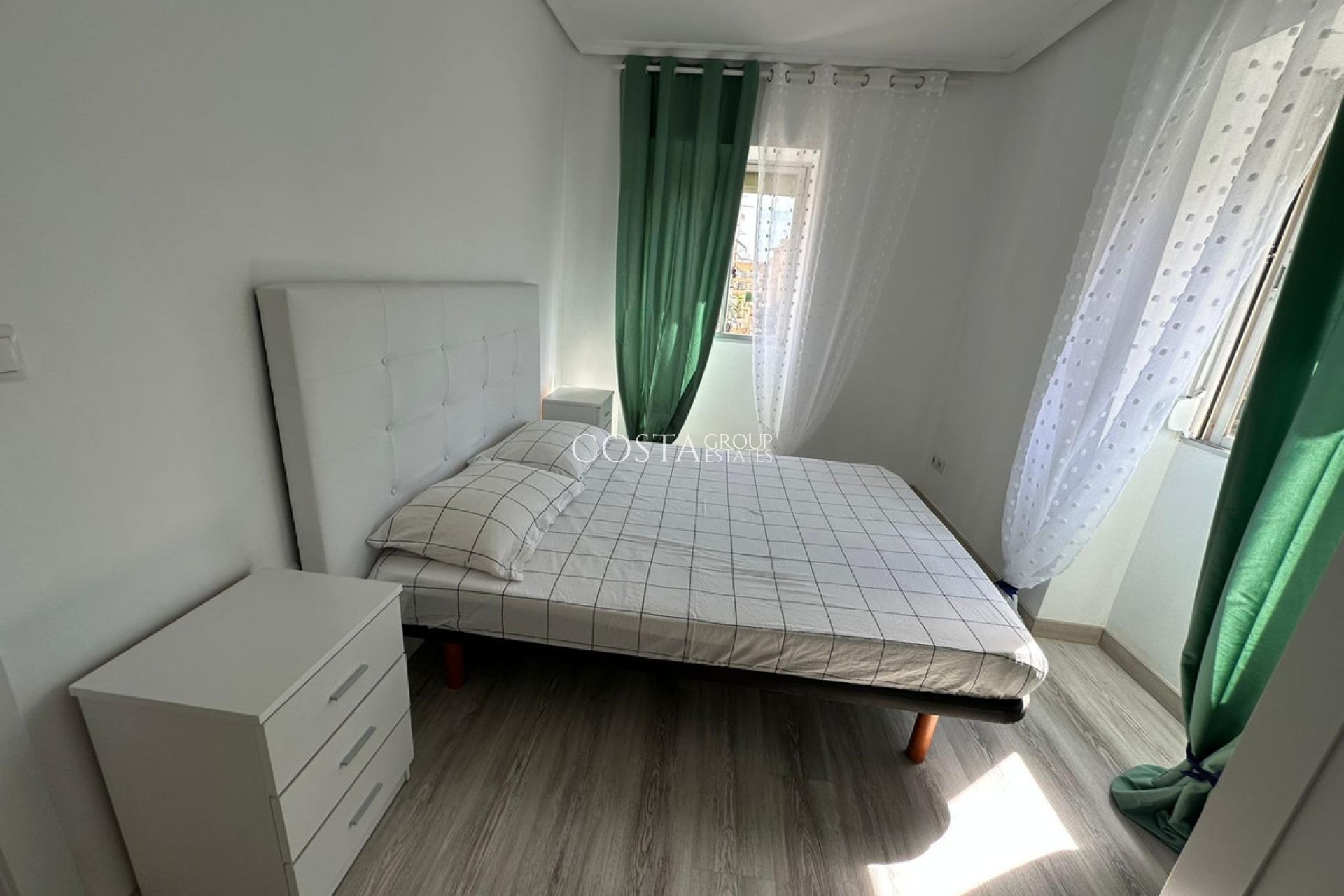 Odsprzedaż - Apartments -
Alicante - Alicante Centro