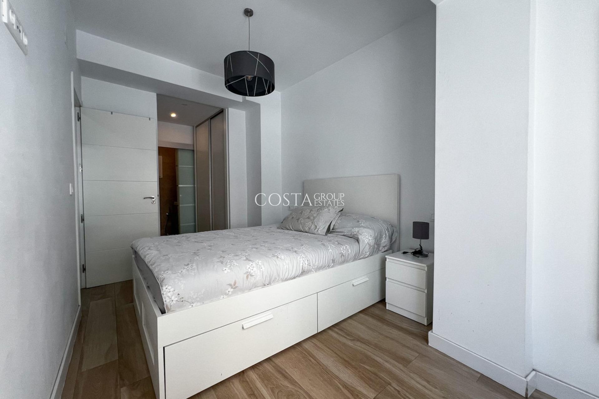 Odsprzedaż - Apartments -
Alicante - Alicante Centro