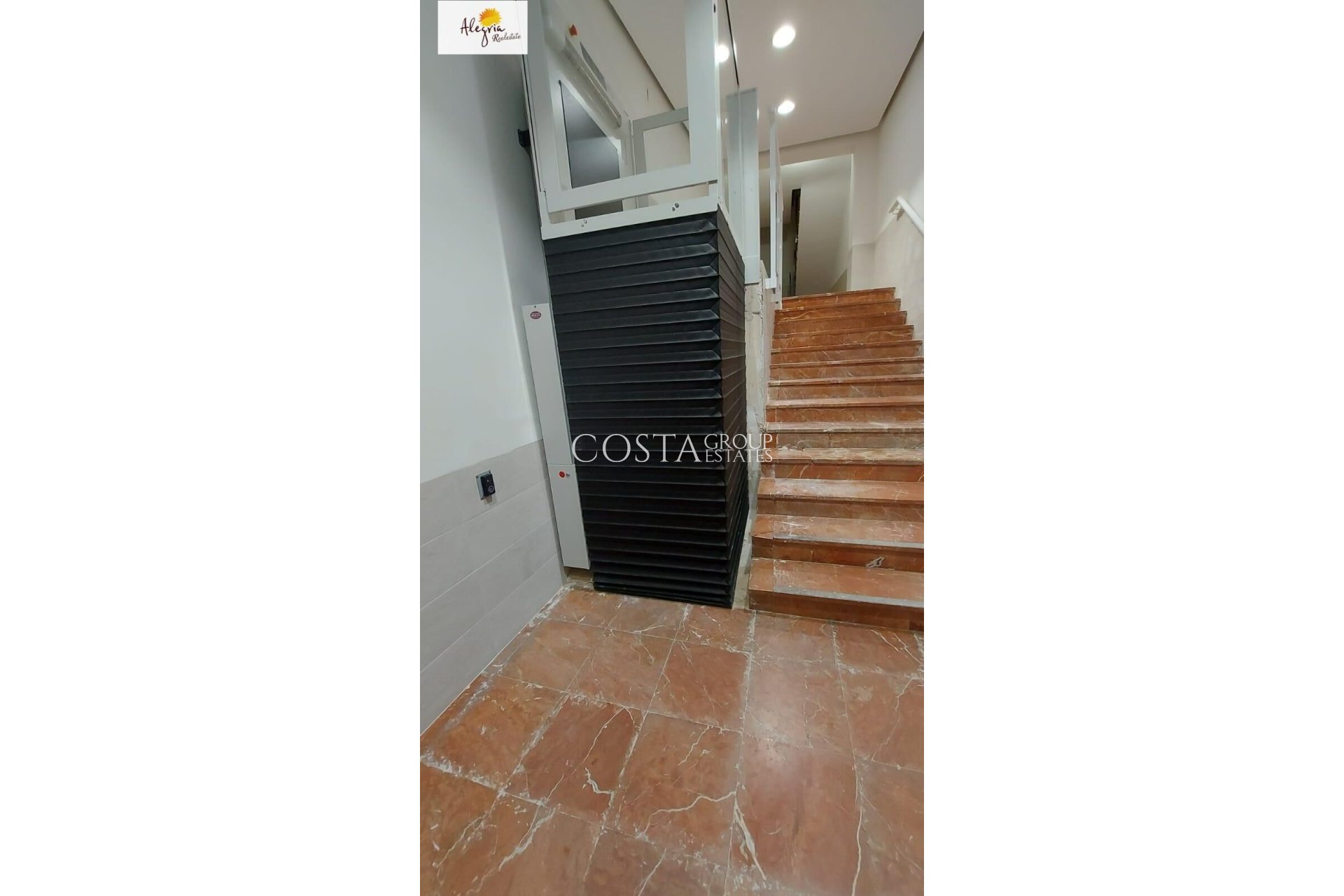 Odsprzedaż - Apartments -
Alicante - Alicante Centro
