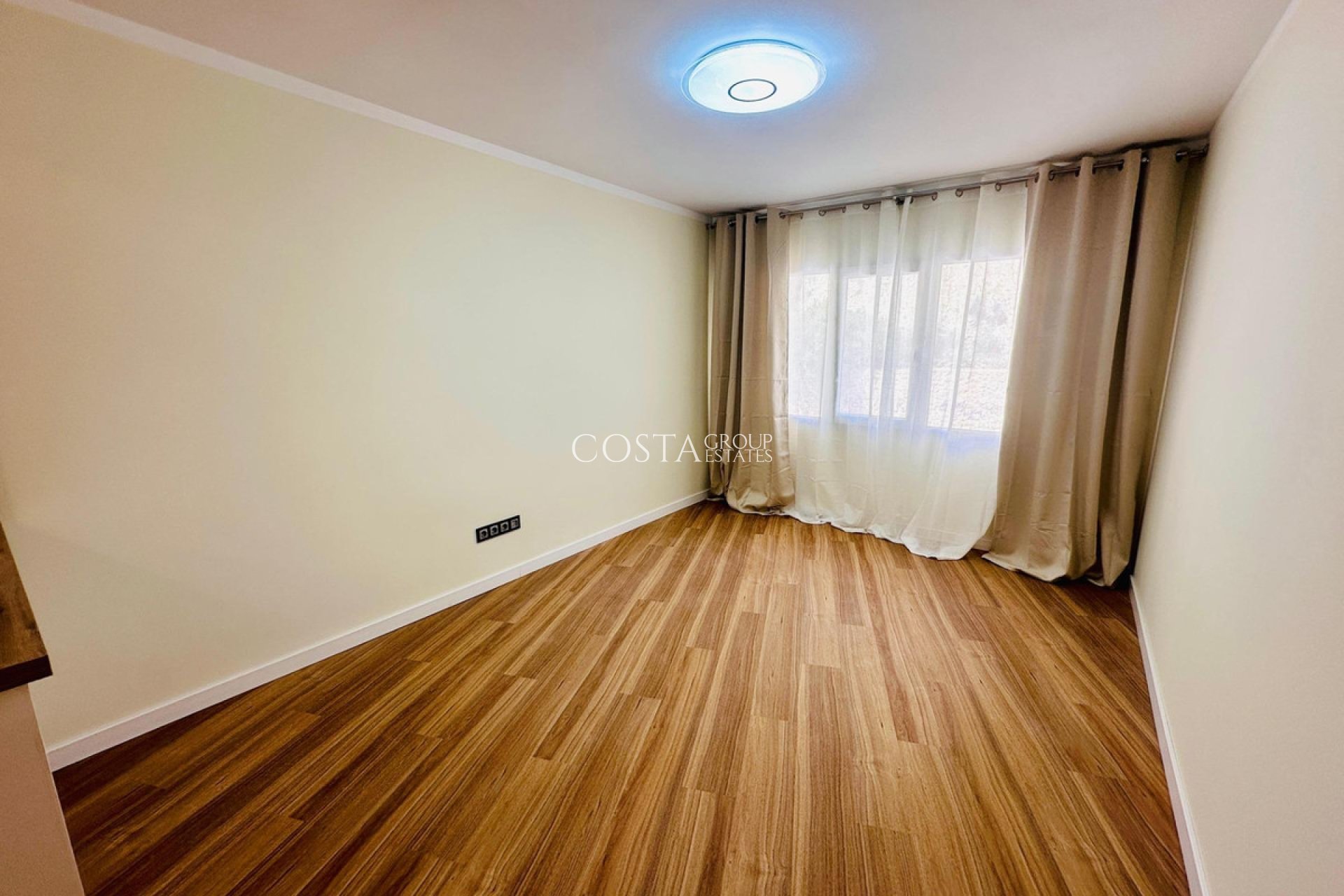 Odsprzedaż - Apartments -
Alicante - Alicante Centro