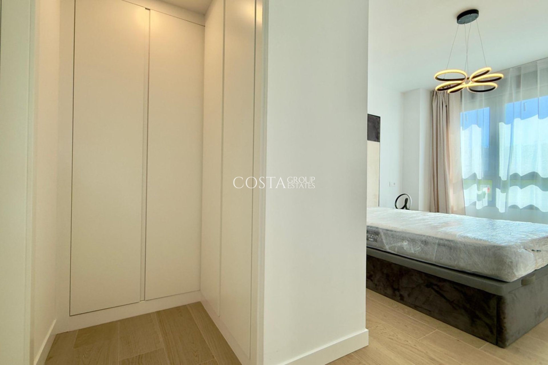 Odsprzedaż - Apartments -
Alicante - Alicante Centro