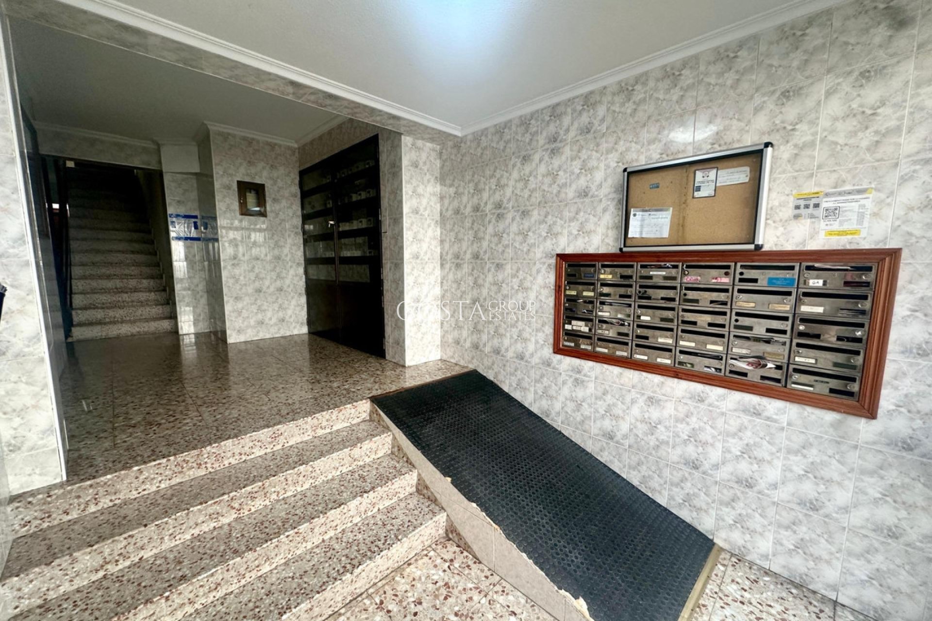 Odsprzedaż - Apartments -
Alicante - Alicante Centro