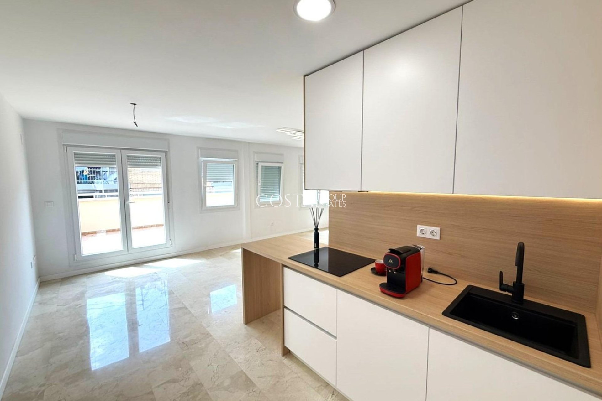 Odsprzedaż - Apartments -
Alicante - Alicante Centro