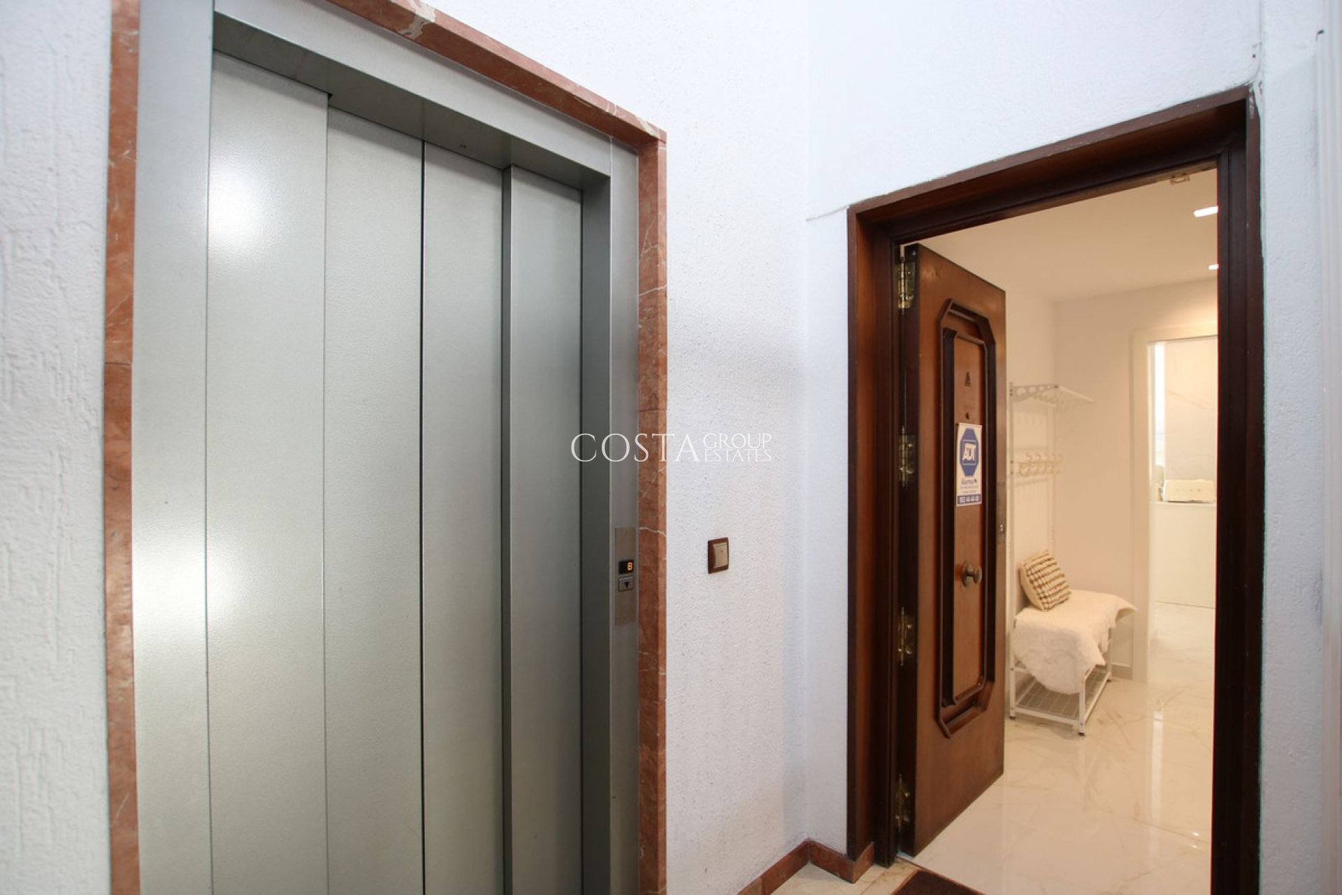 Odsprzedaż - Apartments -
Alicante City - Alicante City Centro