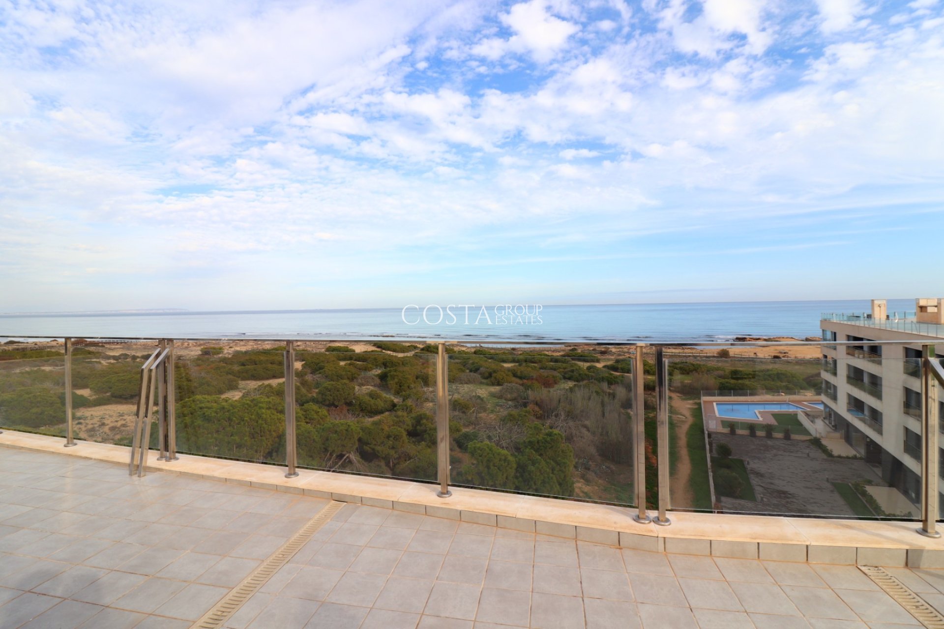 Odsprzedaż - Apartments -
La Mata