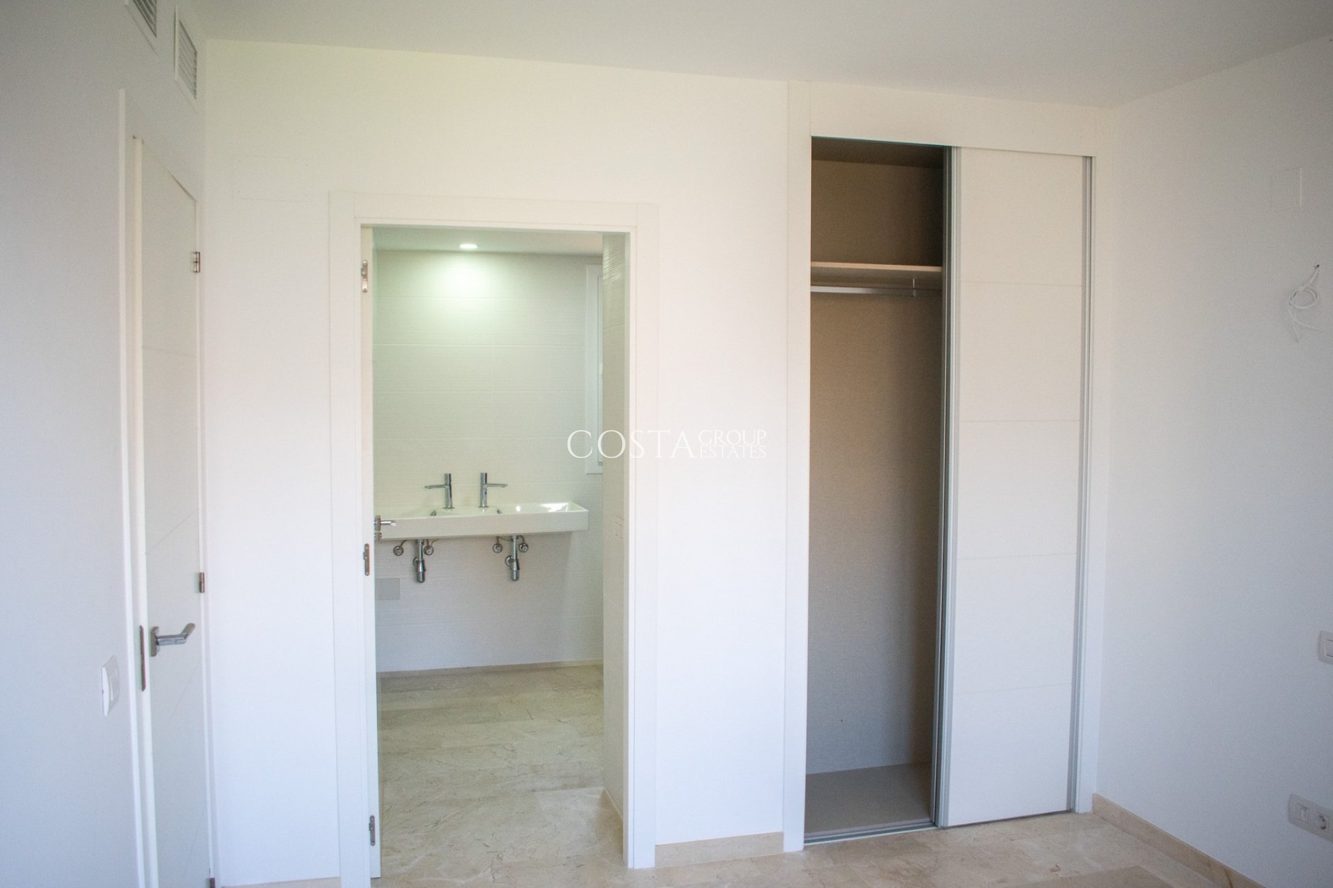 Odsprzedaż - Apartments -
Orihuela Costa - Punta Prima
