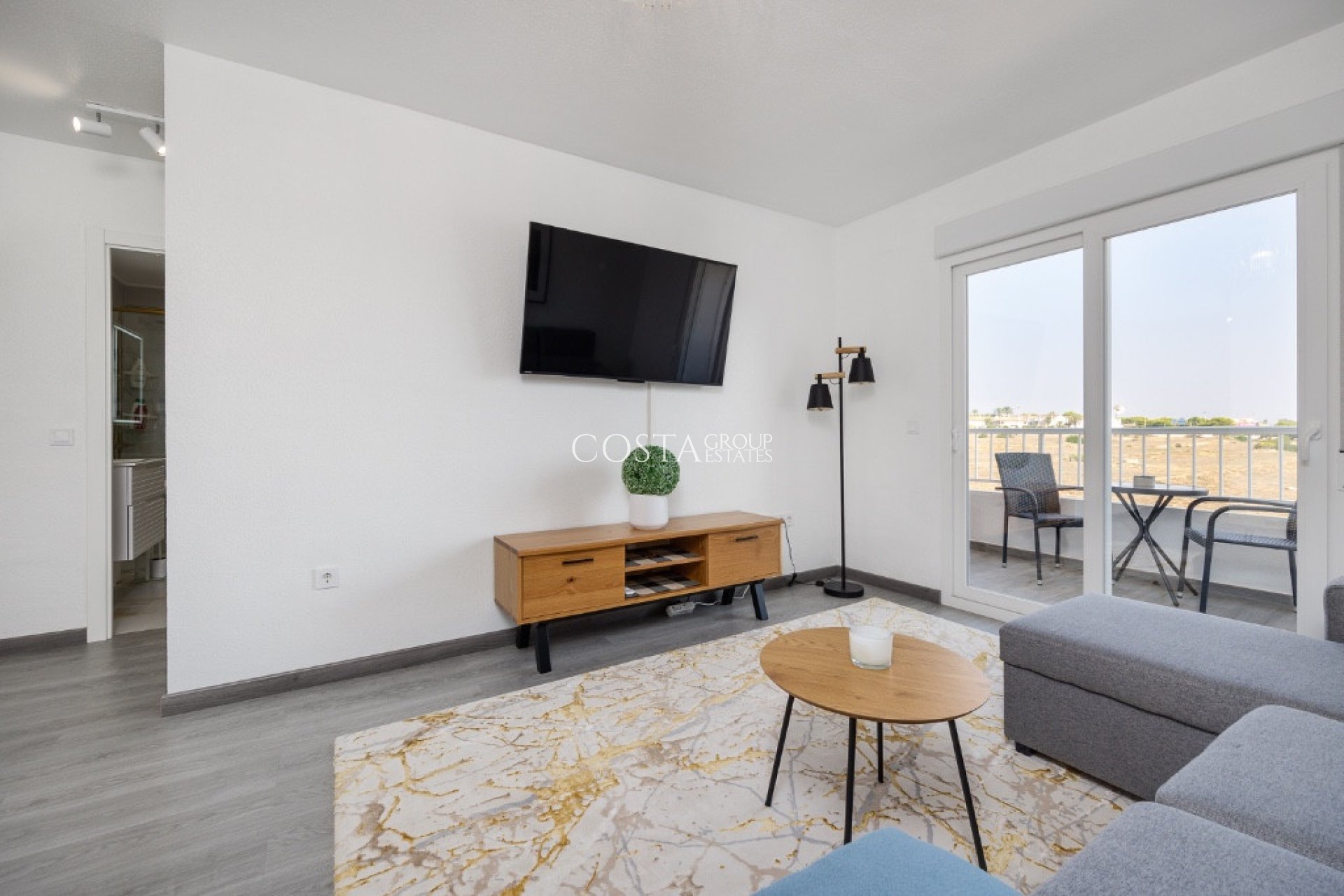 Odsprzedaż - Apartments -
Orihuela Costa - Punta Prima