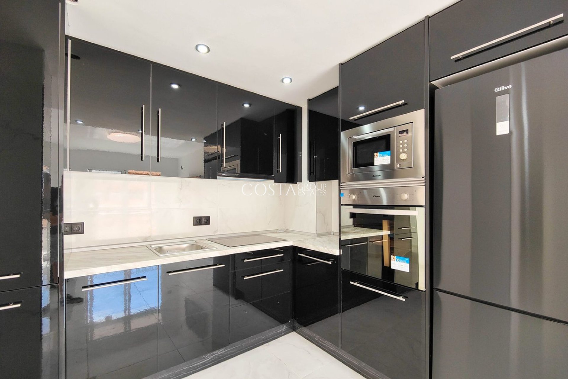 Odsprzedaż - Apartments -
Orihuela Costa - Punta Prima