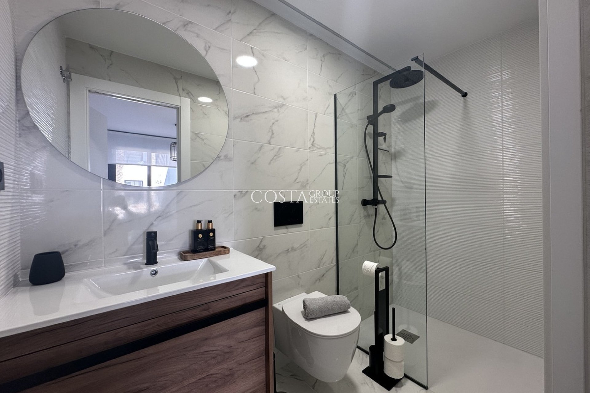 Odsprzedaż - Apartments -
Orihuela Costa - Punta Prima