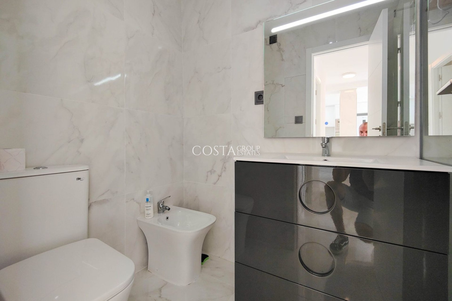 Odsprzedaż - Apartments -
Orihuela Costa - Punta Prima