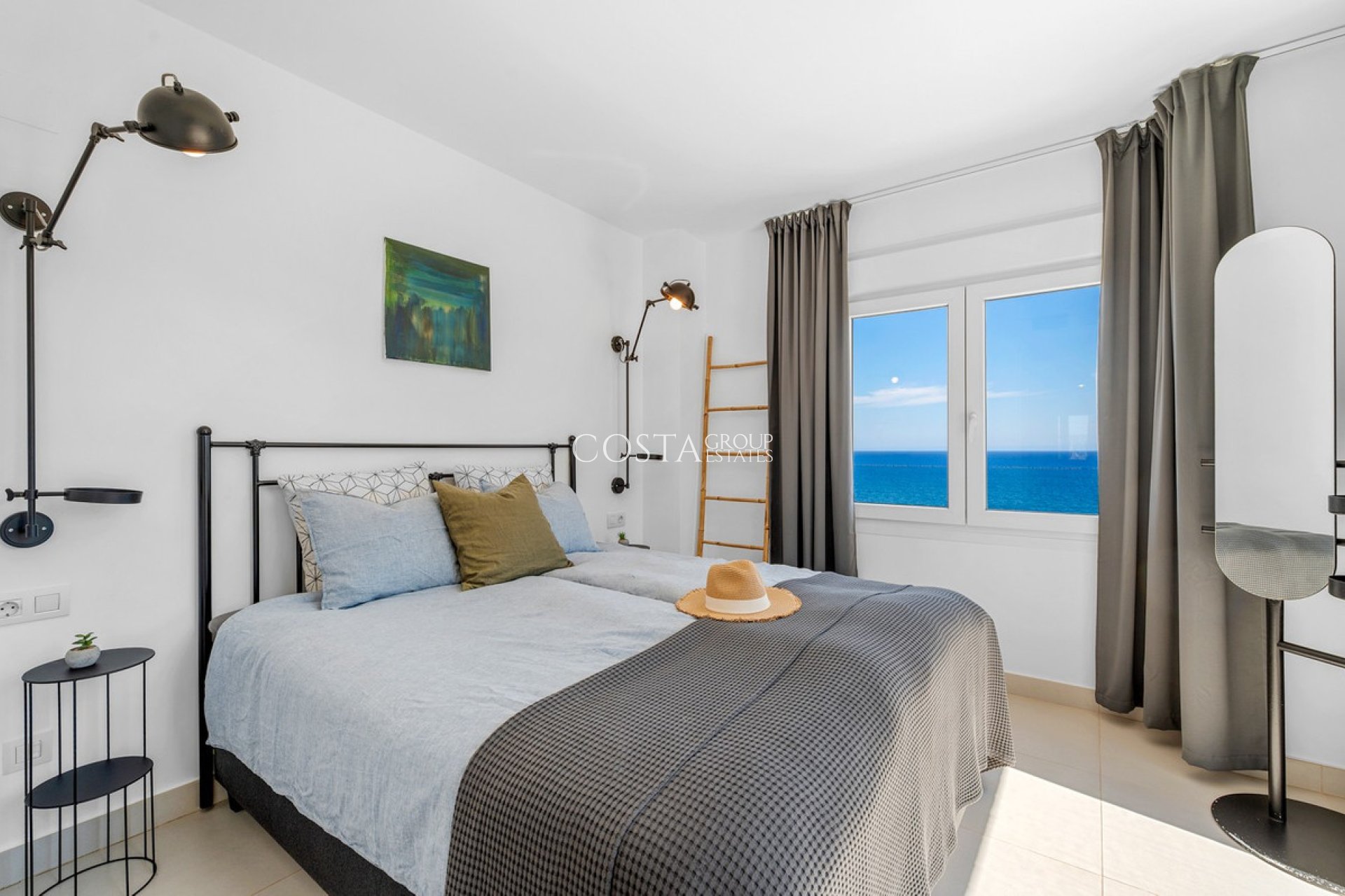 Odsprzedaż - Apartments -
Orihuela Costa - Punta Prima