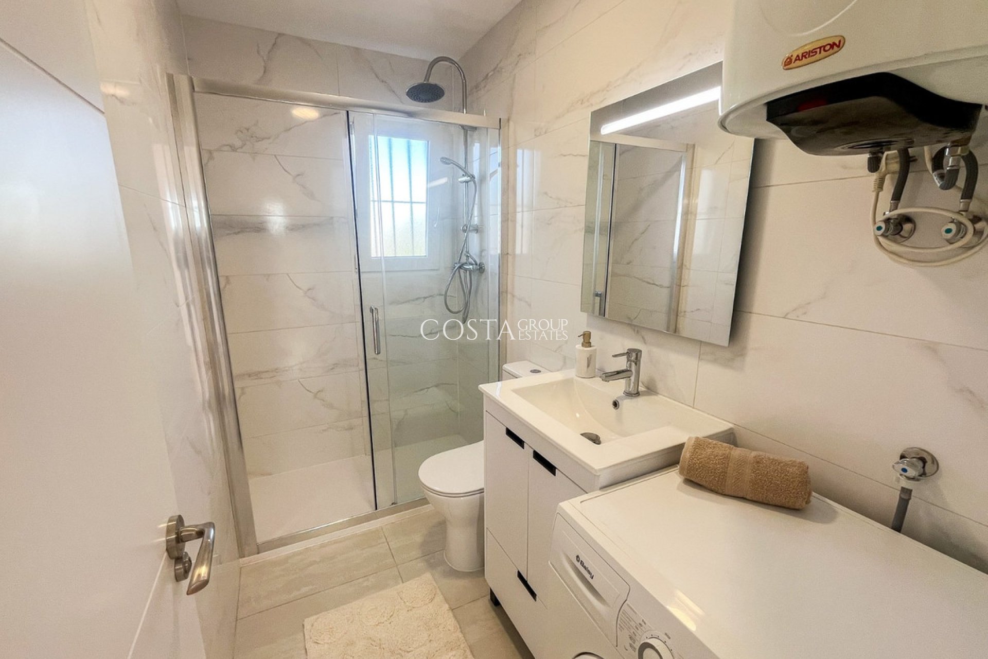 Odsprzedaż - Apartments -
Orihuela Costa - Punta Prima