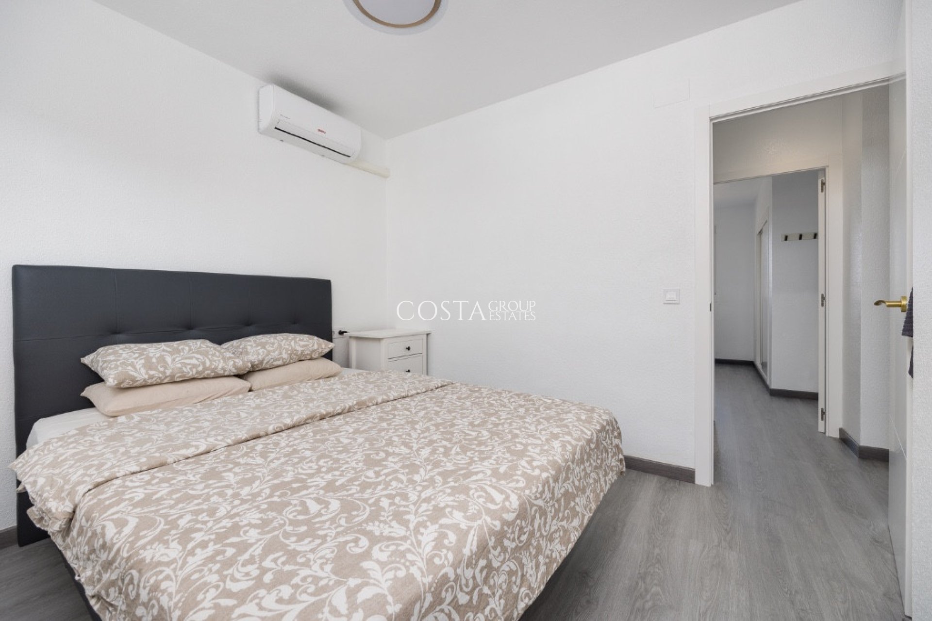 Odsprzedaż - Apartments -
Orihuela Costa - Punta Prima