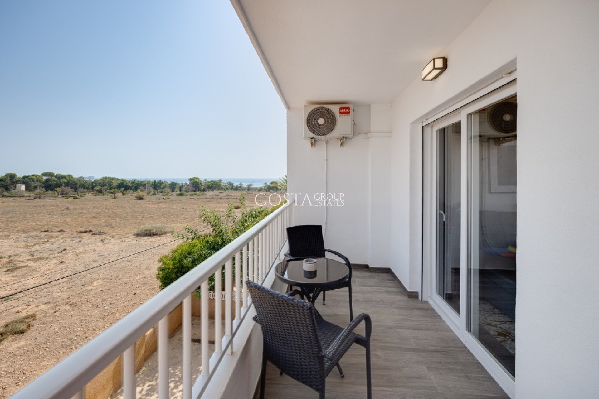 Odsprzedaż - Apartments -
Orihuela Costa - Punta Prima