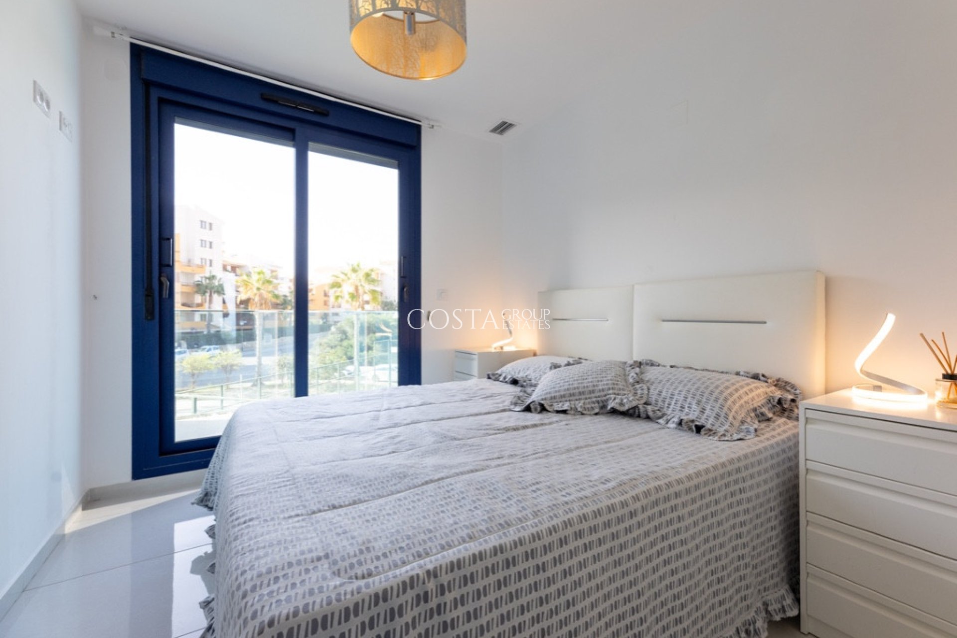 Odsprzedaż - Apartments -
Orihuela Costa - Punta Prima