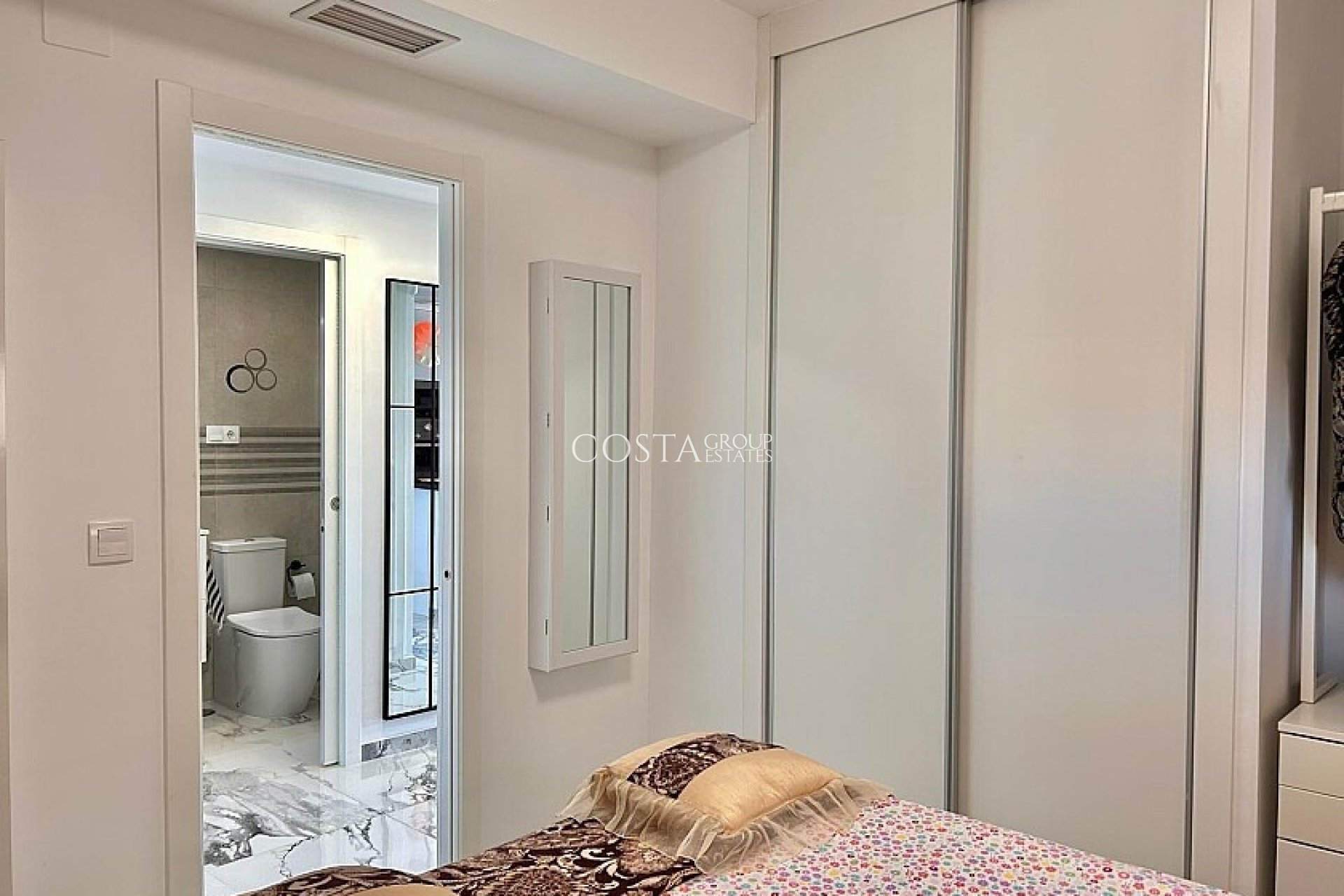 Odsprzedaż - Apartments -
Orihuela Costa - Villamartin