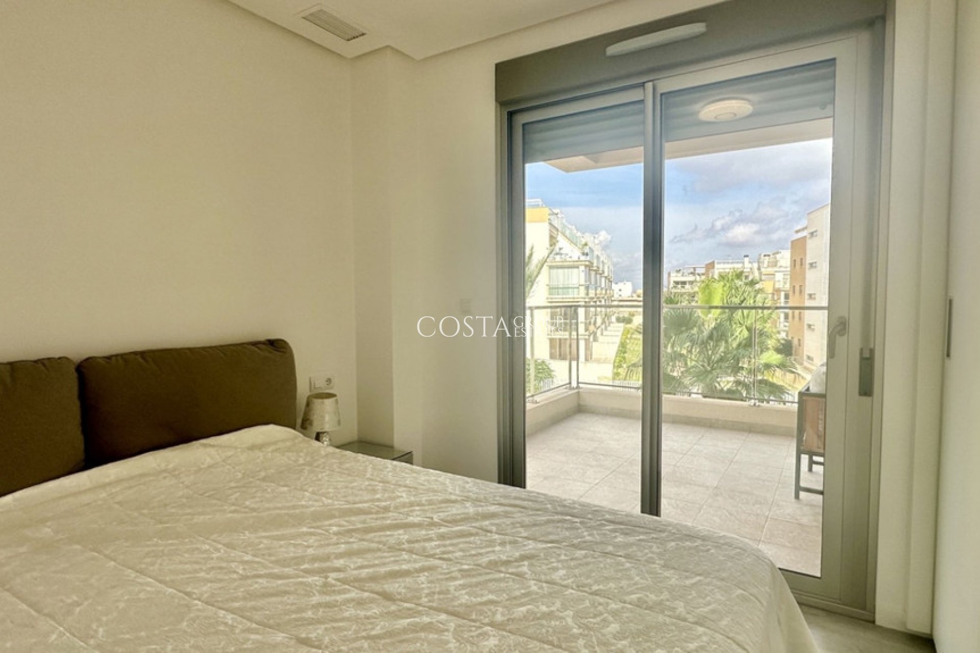 Odsprzedaż - Apartments -
Orihuela Costa - Villamartin